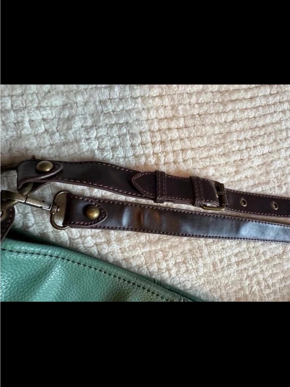 CHALA VEGAN LEATHER PURSE - Picture 13 of 16
